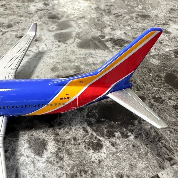 Southwest Airlines Realtoy Model Airplane N8642E Realistic Stripe Tail Diecast - Picture 3 of 11